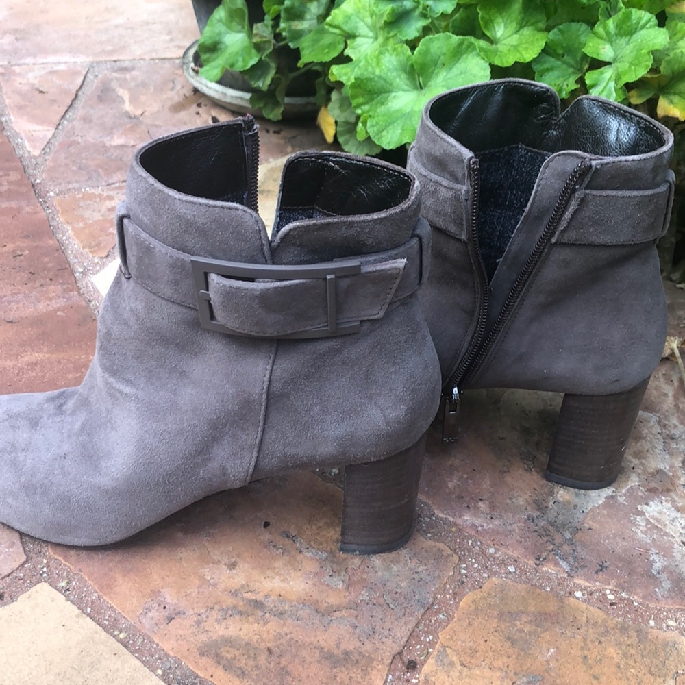 Aquatalia grey suede Ankle boots Italy size 8